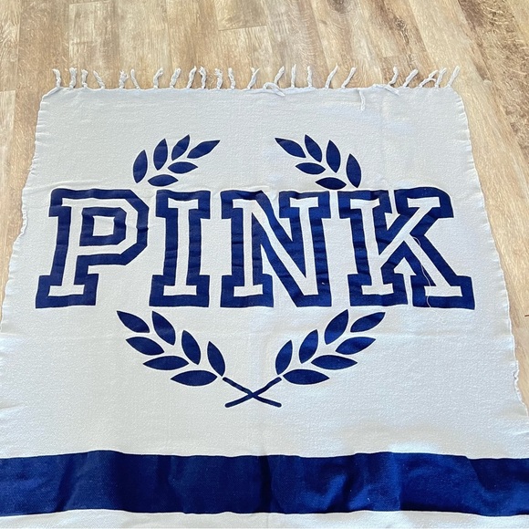 Victoria’s Secret PINK Light Weight Throw Blanket - Tassel Fringe - Picture 4 of 6